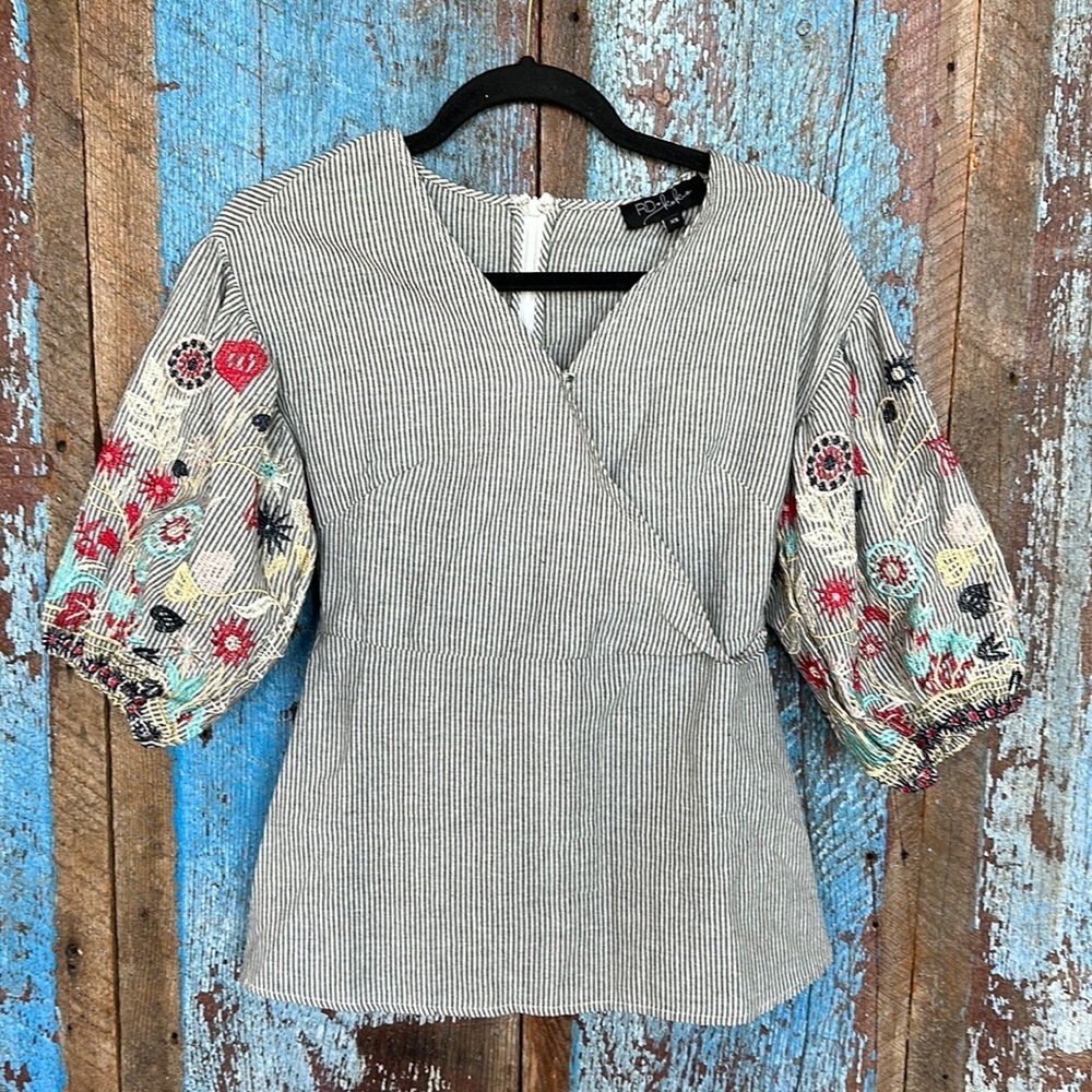 RD & Koko Blouse Women's Size XS Coastal Boho Floral Embroidered Striped Top